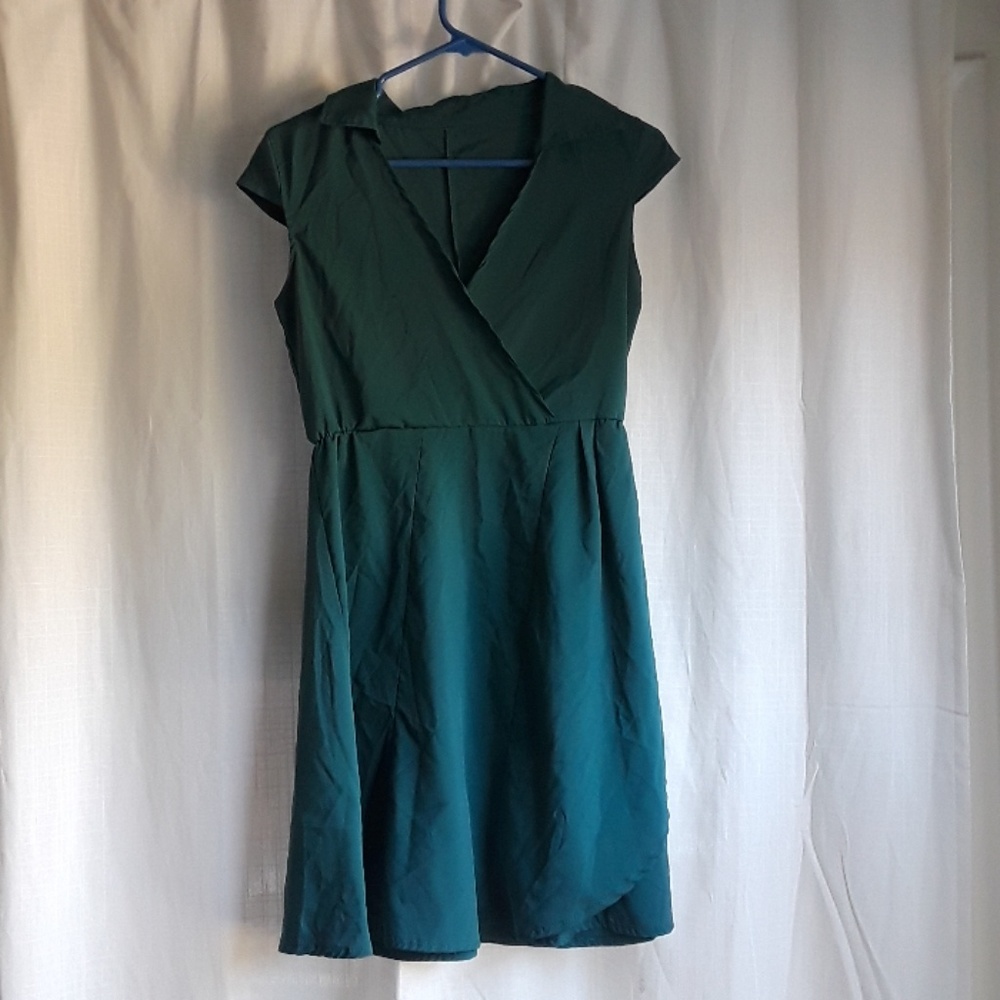 Cute Collared and Cap-sleeved Green Dress